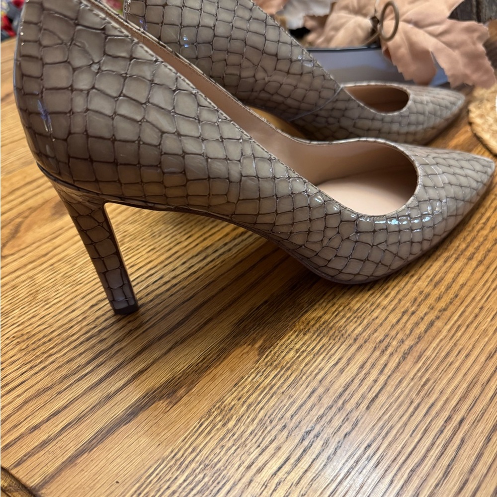 27 EDIT Tan Textured Heels
